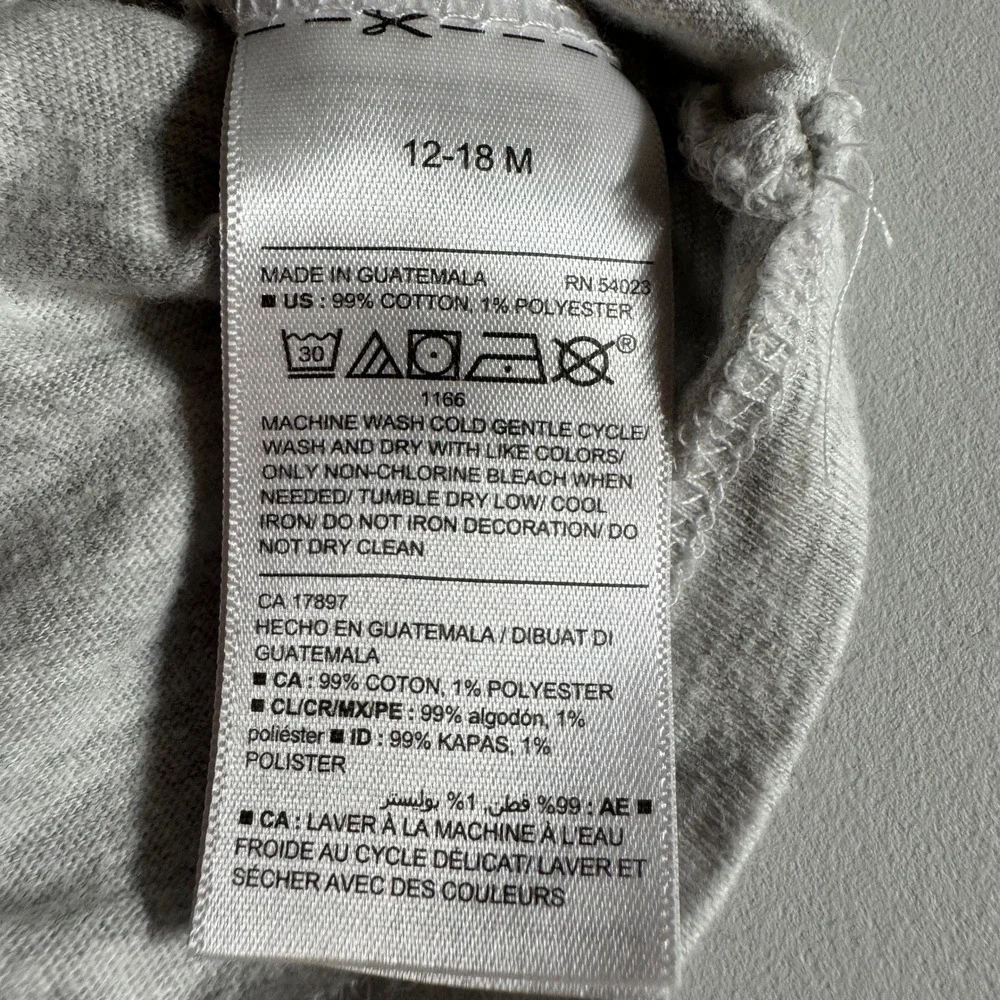 Old Navy Graphic Tee Kids‎ 12-18M Gray Excellent Currently Chillin Babiators Set